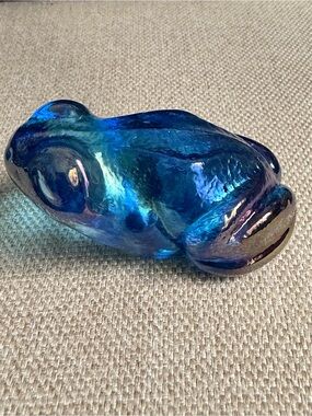 Robert Held Blue Iridescent Carnival Art Glass Frog Paperweight Cobalt